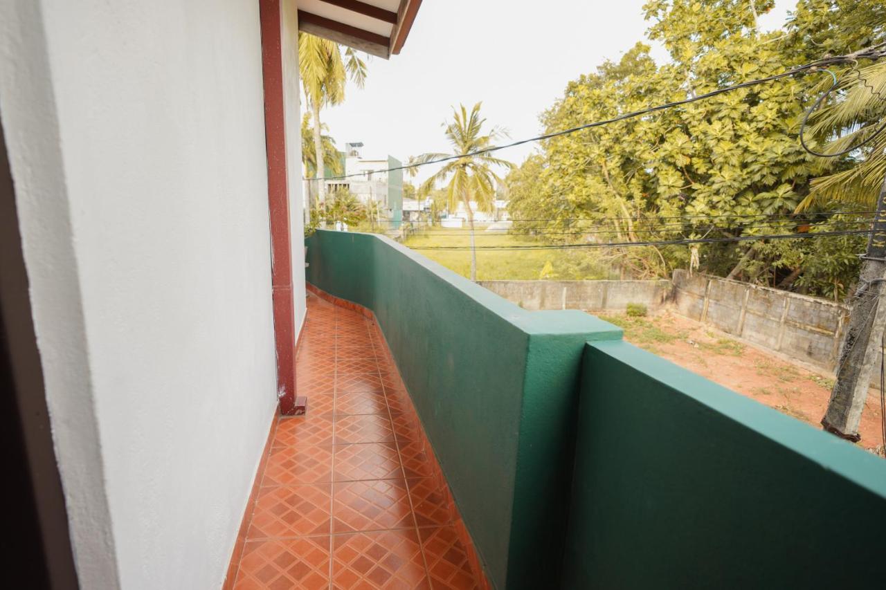 Lilly Palace Villa Guest House Negombo Exterior photo