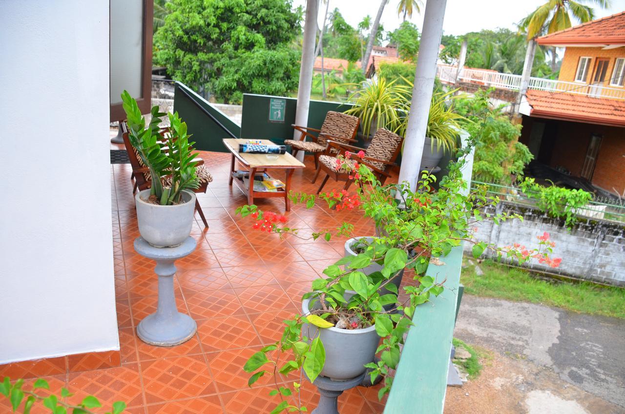 Lilly Palace Villa Guest House Negombo Exterior photo